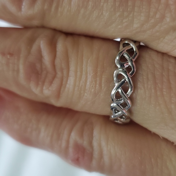 Rhodium plated knot eternity band - Picture 3 of 3